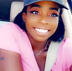 Meet your Posher, Chanel